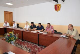 У Кам’янському прибирають стихійні сміттєзвалища